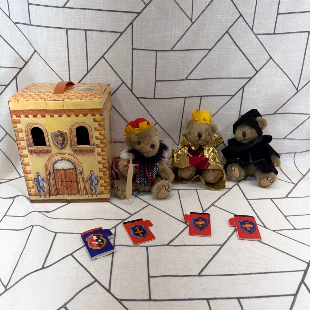 Takara C.C. Family King Castle Playset Mini Plush Bears Vintage 1994 Medieval